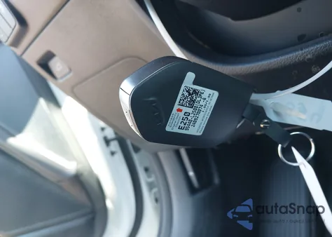 2025 Kia K5 Gt z USA, uszkodzony, nr VIN KNAG44J85S5332761